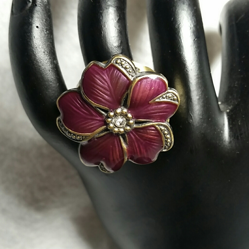 A lovely enamalled watch ring by Avon!!